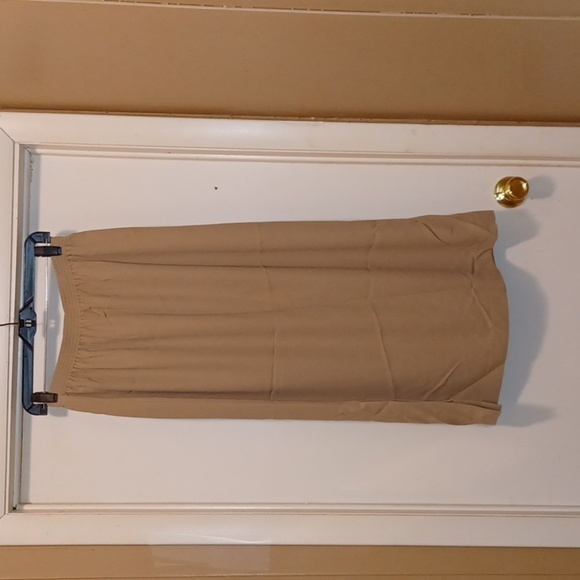 Jordana Dresses & Skirts - Classy Jordana Tan Skirt - Size Medium - Made In The USA